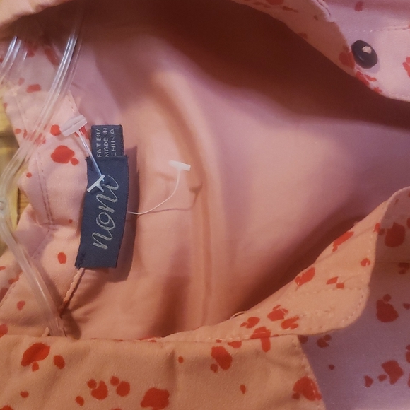 Noni Long Floral Dress 🌺 (Its goes up to your knees depending on your height) - Picture 2 of 3